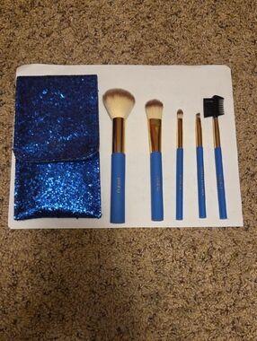 Blue Travel Makeup Brush Set with Sparkle Pouch